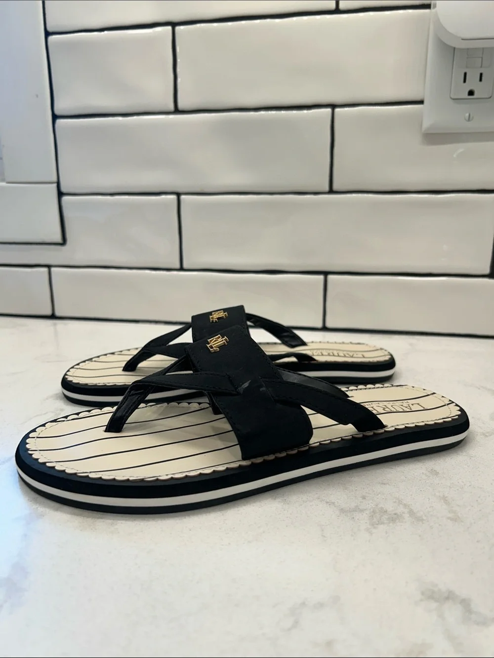 Lauren Ralph Lauren Rosalind Flip Flops Black and Cream Logo Thong Sandals 7